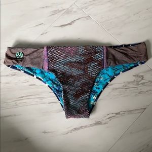 Maaji reversible cheeky swim bottoms size small